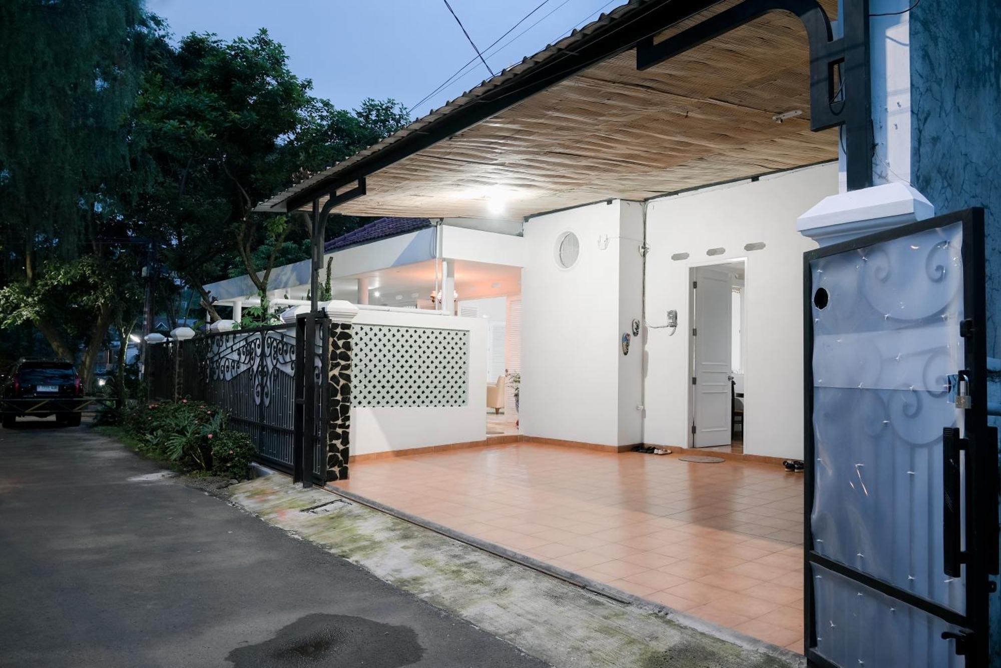 Kirana Guest House Bogor Eksteriør billede