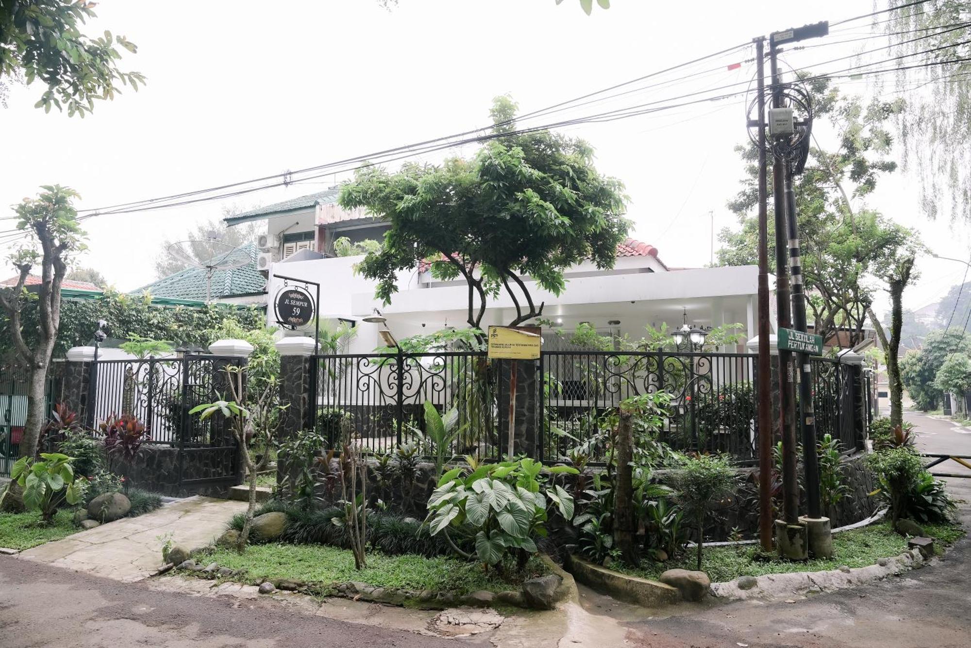 Kirana Guest House Bogor Eksteriør billede