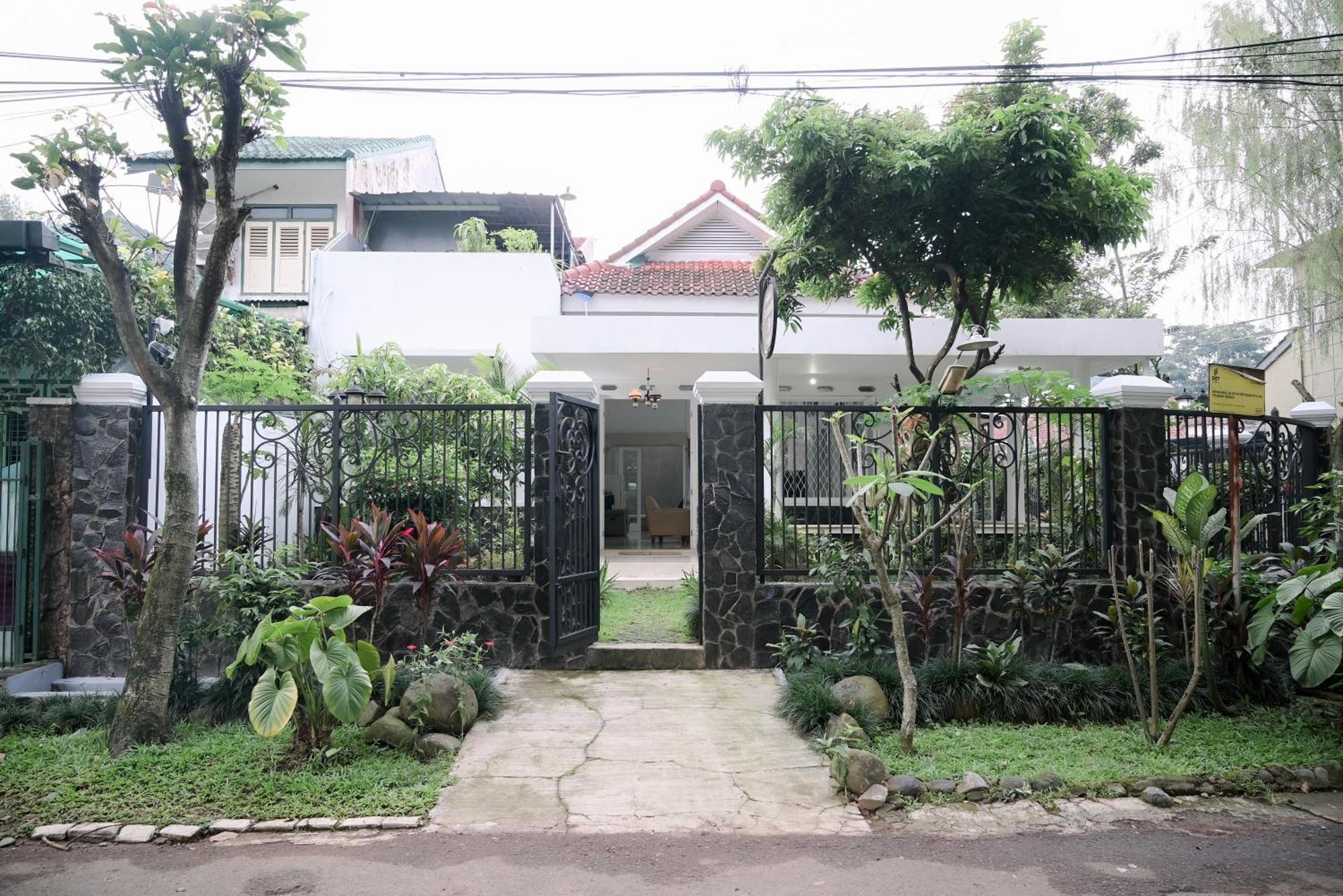 Kirana Guest House Bogor Eksteriør billede