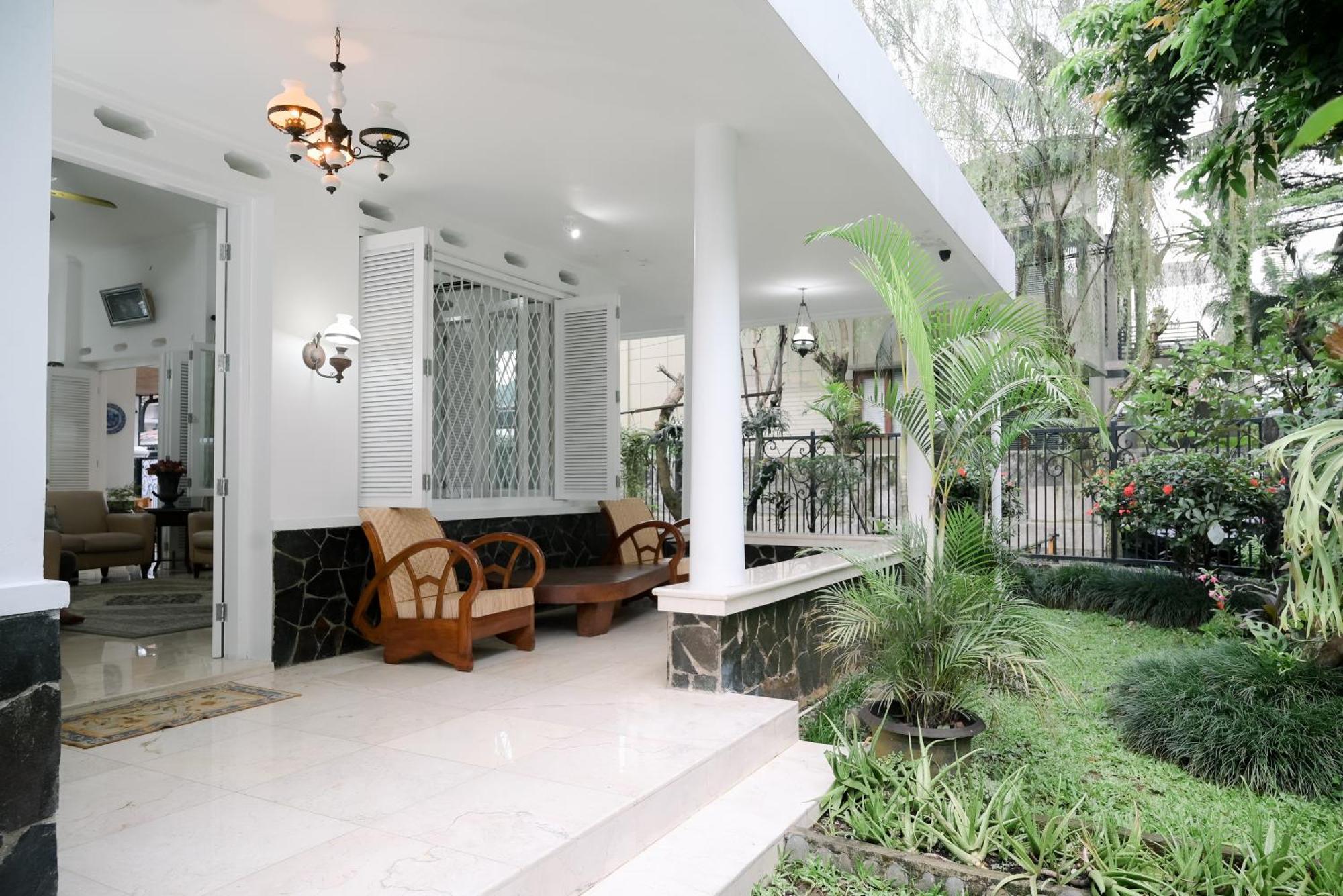 Kirana Guest House Bogor Eksteriør billede