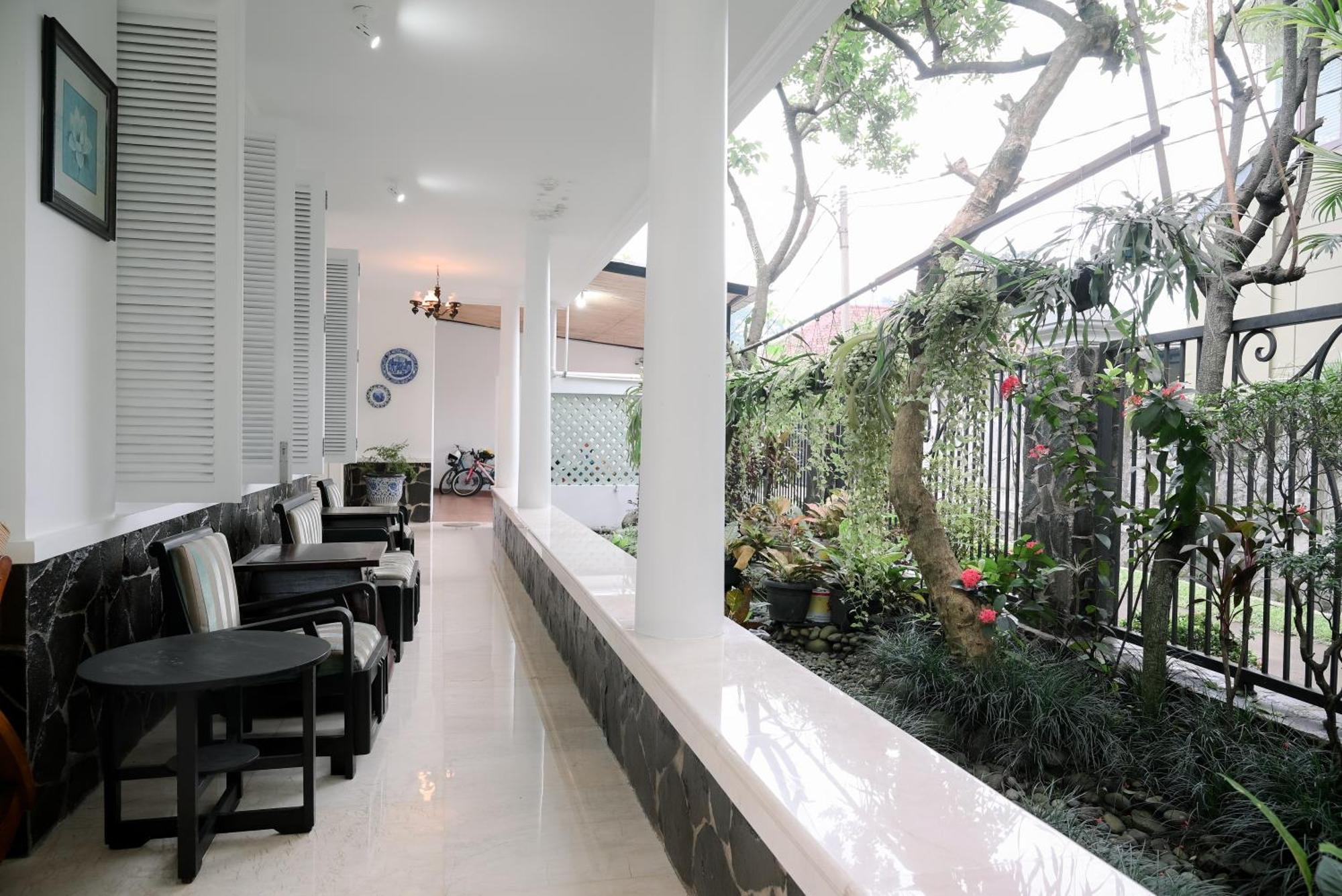 Kirana Guest House Bogor Eksteriør billede